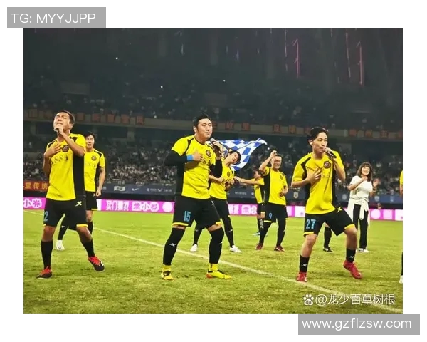 球星身着经典足球服展现绿茵激情与运动之美